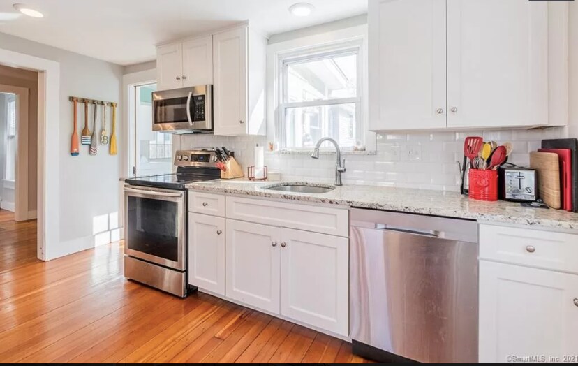 46 Crescent Ave, Niantic, CT 06357 House Rental in Niantic, CT