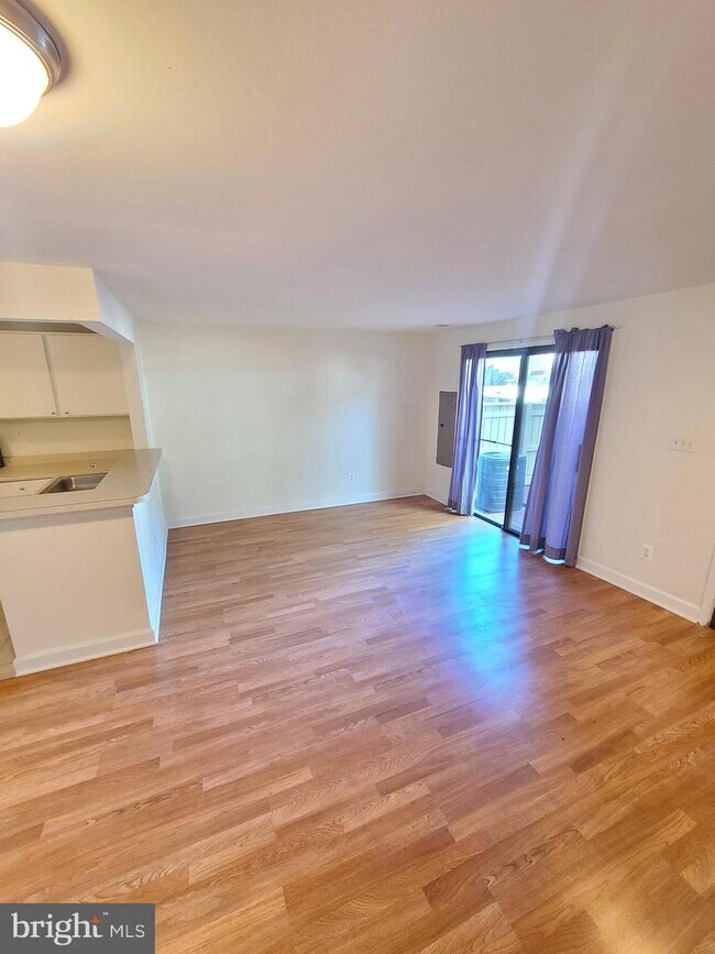 Foto del edificio - 9475 Chadburn Pl