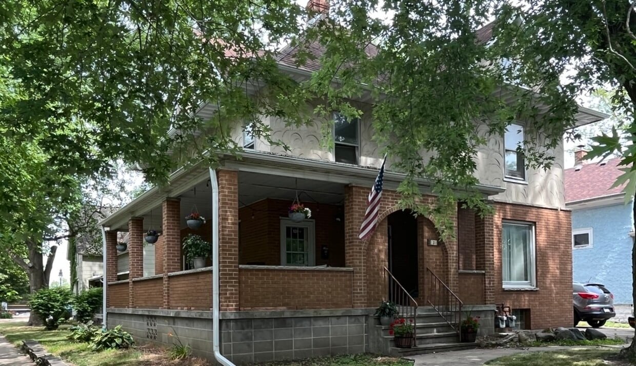 Primary Photo - 131 S 7th St