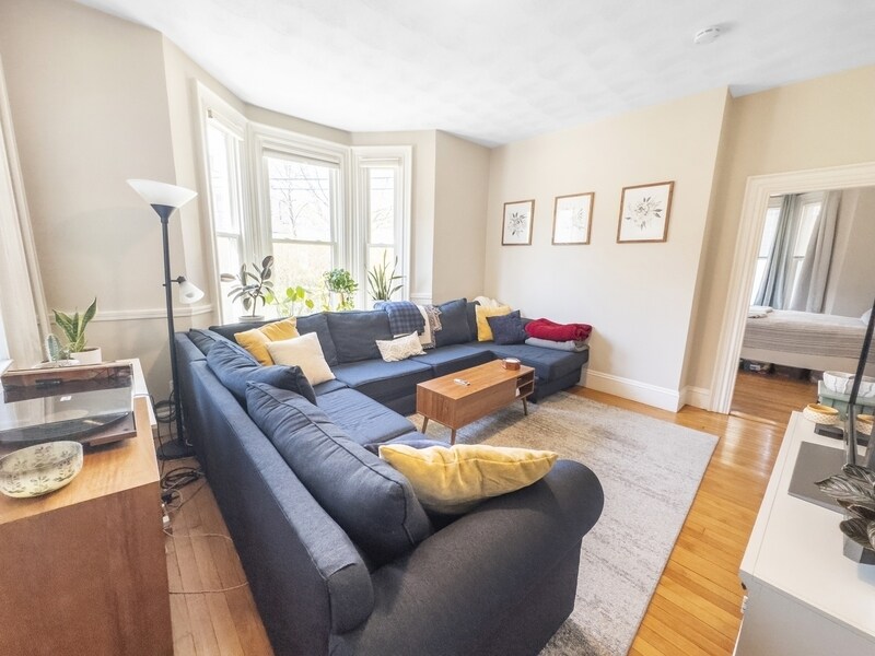 Foto principal - 68 Pleasant St