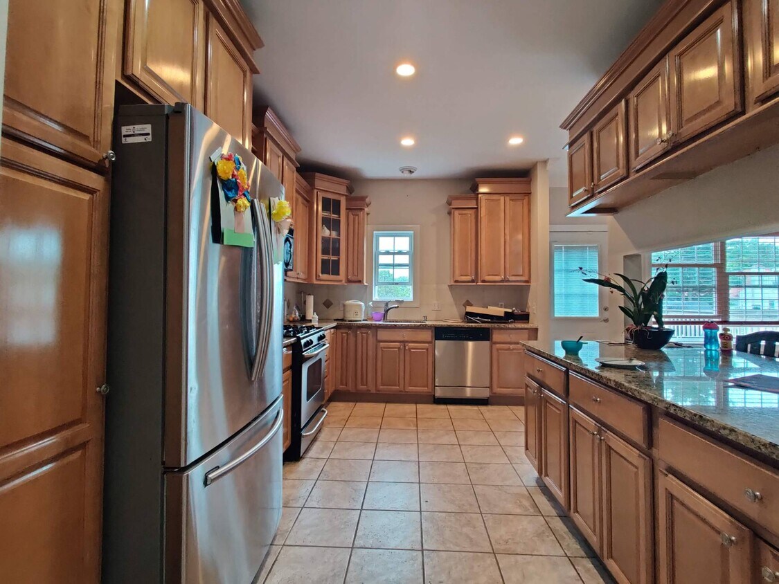 194 Lincoln Ave, New Rochelle, NY 10801 Townhome Rentals in New