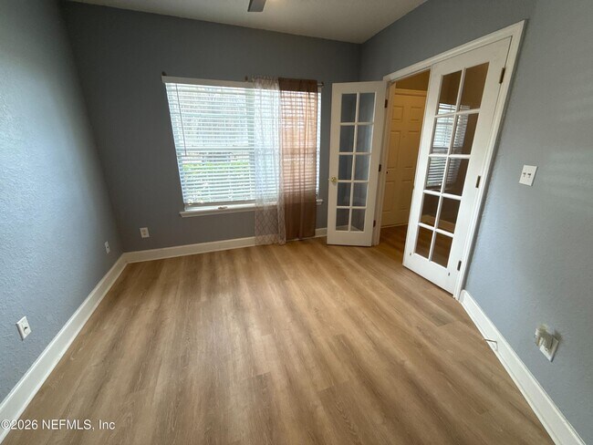 Building Photo - 1819 Lago Del Sur Drive