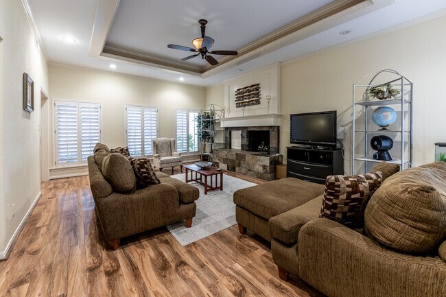 Foto del edificio - 422 River Oaks Dr