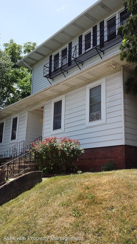 Primary Photo - 43 Ravenscroft Dr