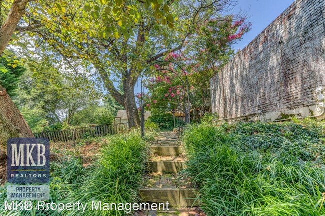 Building Photo - 4 br, 2.5 bath House - 1502 Terrace Road