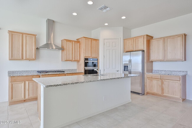 Building Photo - 16685 W Questa Dr