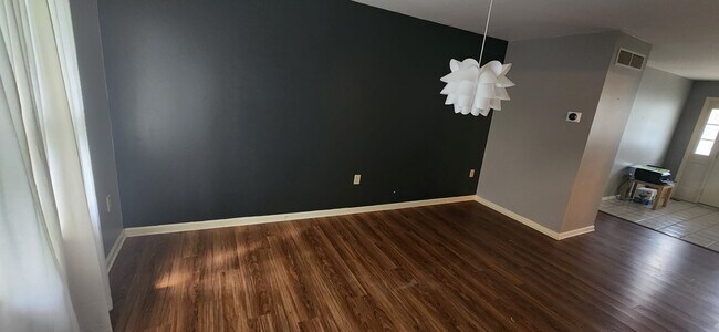 Foto del edificio - 1038 Boeshore Cir