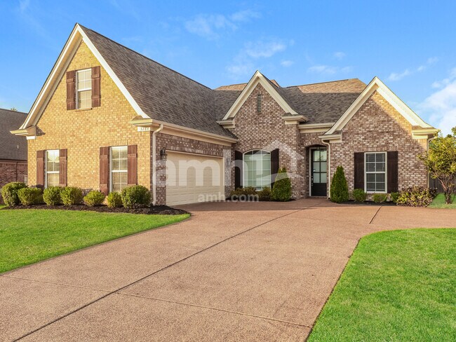 Building Photo - 3284 Vineyard Dr S