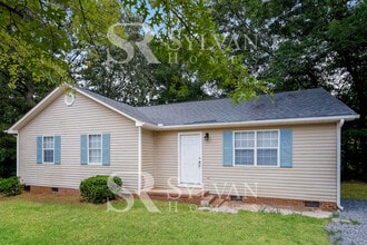 Building Photo - 201 Killian Cir