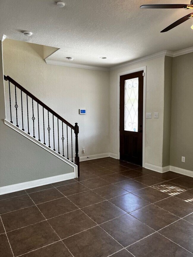 Building Photo - 3 br, 2.5 bath House - 20547 Pindale Cliff