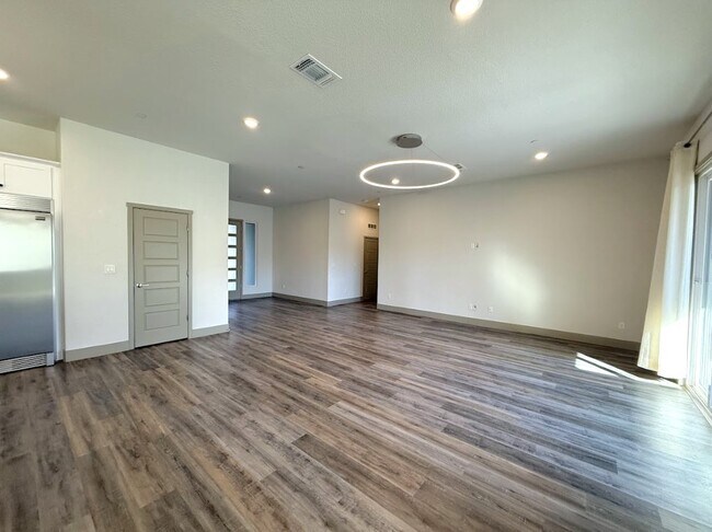 Building Photo - 2358 Pacheco Dr