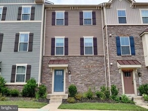 Building Photo - 5940 Tomahawk St