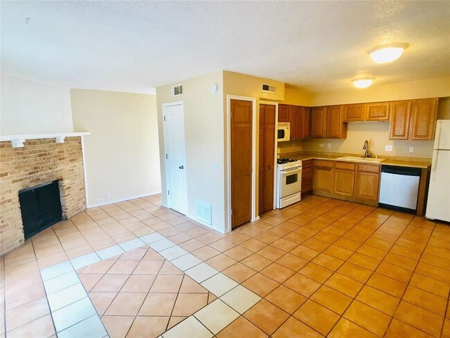Building Photo - 100 Highland Park Ct