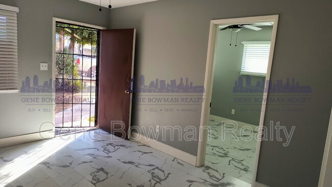 Foto del edificio - 2141 E 16th St