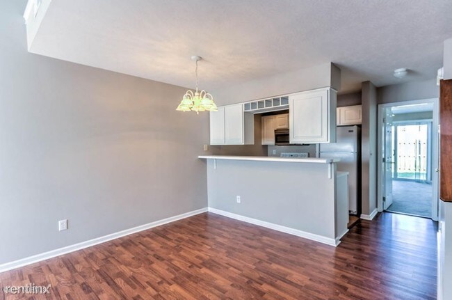 Building Photo - 729 Sunseeker Dr