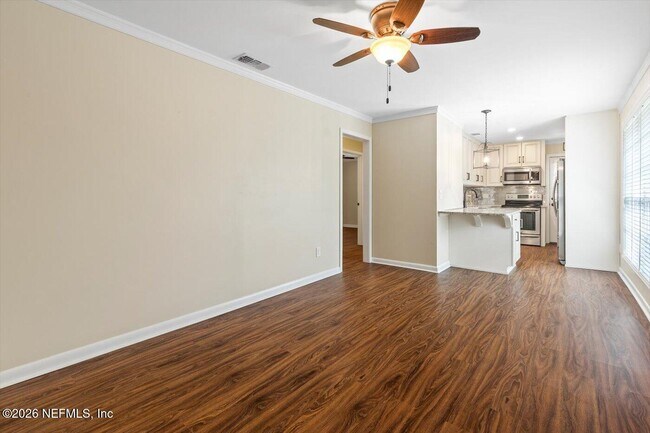 Building Photo - 1684 Pine Grove Ave