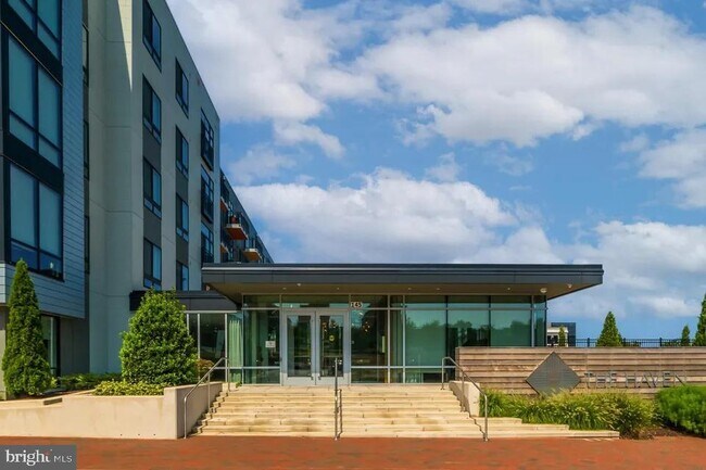 Building Photo - 145 Riverhaven Dr