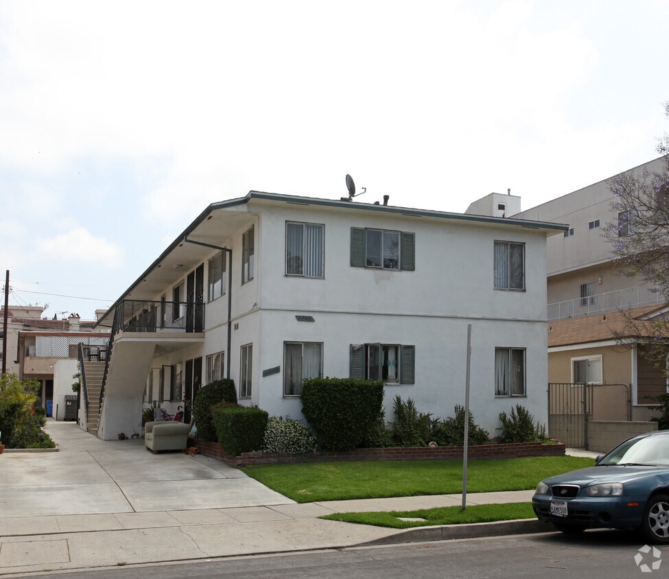 Primary Photo - 1710 Barry Ave