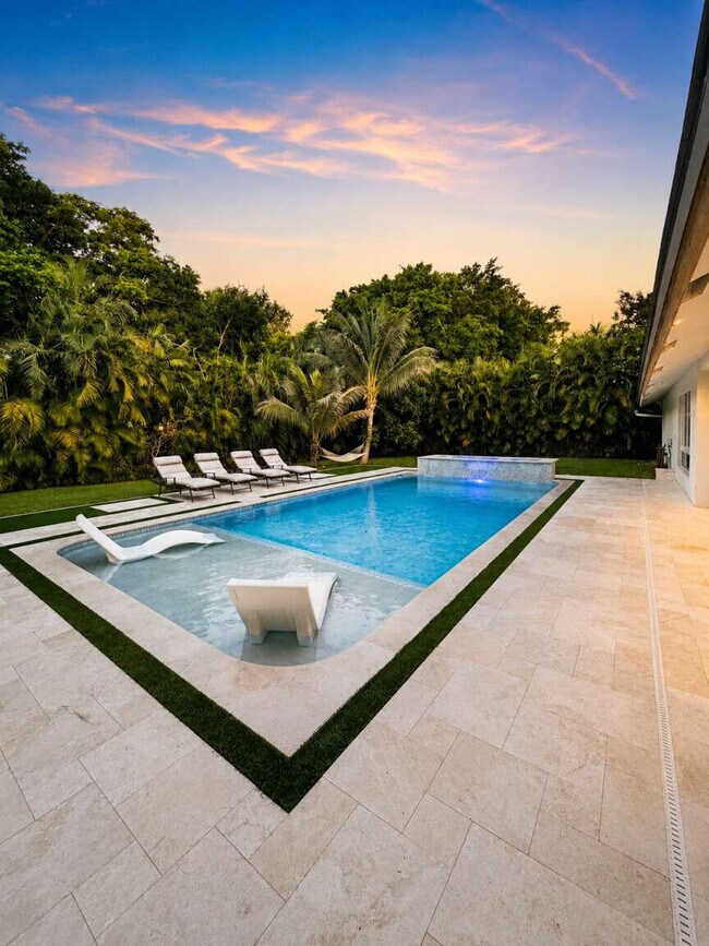 Foto del edificio - 2932 Banyan Blvd Cir NW