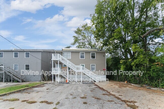 Building Photo - 8021 1st Ave S