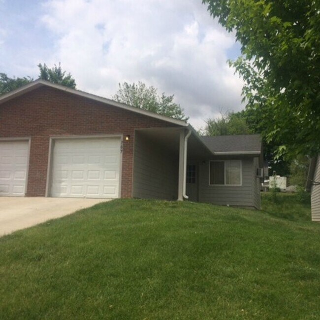 Foto del edificio - 3 Bedroom, Single-story Townhomes for rent in Newton, IA