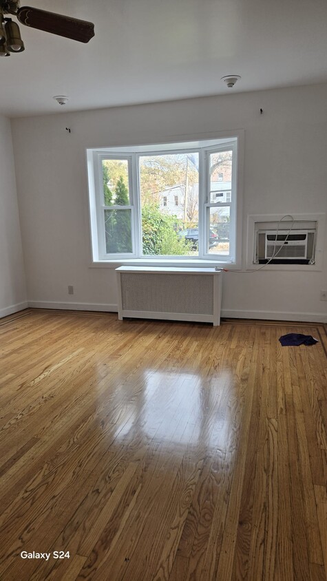 Living/Dinner Room - 5024 43rd St