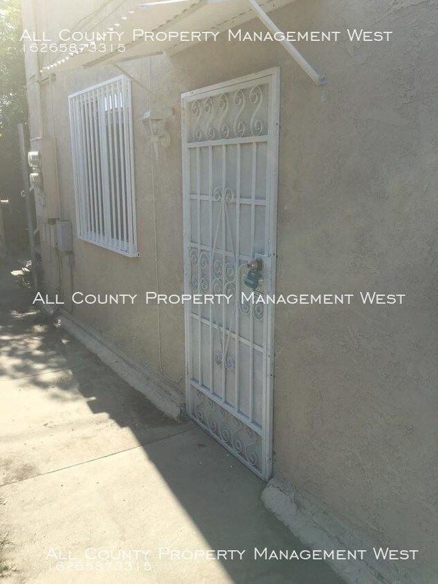 Primary Photo - 2 bedroom in Los Angeles CA 90001