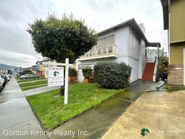 Building Photo - 4 br, 2 bath House - 23 Ridgefield Avenue