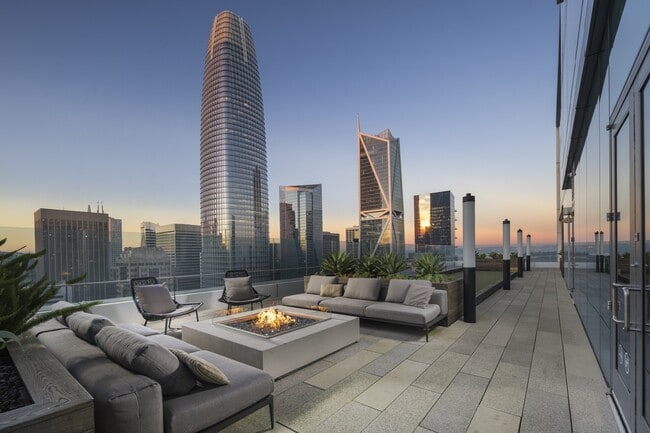 Building Photo - Spera