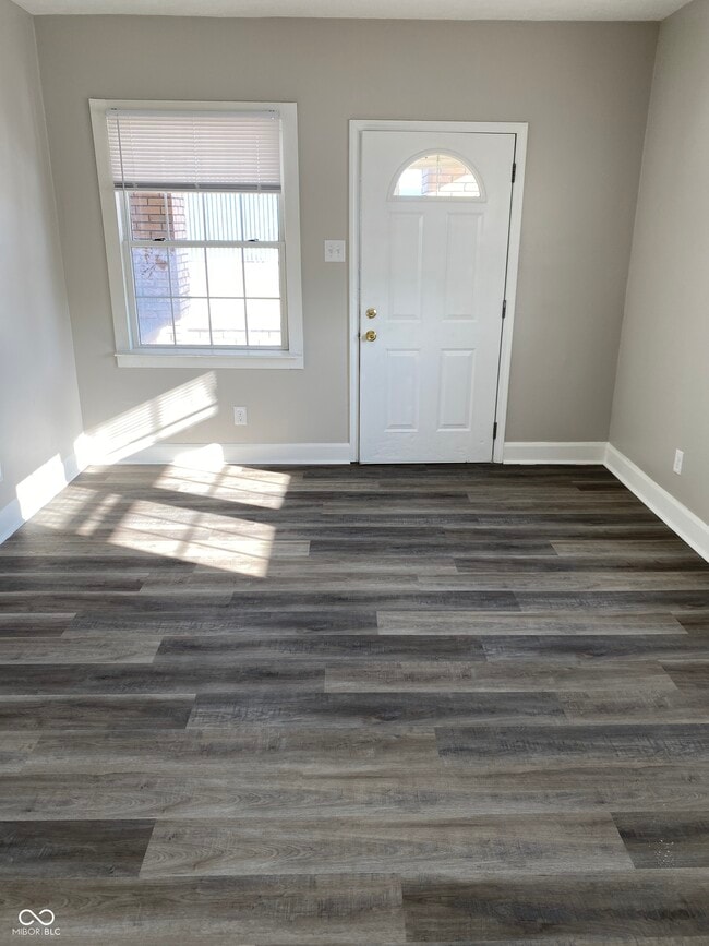 Foto del edificio - 2036 Singleton St