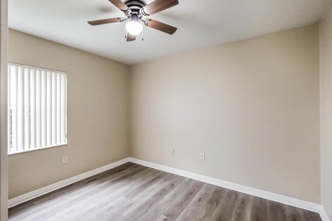 Foto del edificio - 211 NW 187th Ave