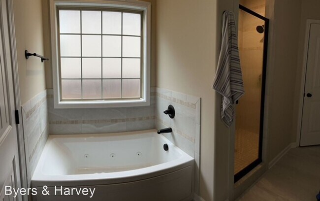 Foto del edificio - 3 br, 2.5 bath House - 1366 Dan Brown Drive
