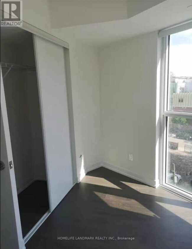 Photo du bâtiment - 219 Dundas St E