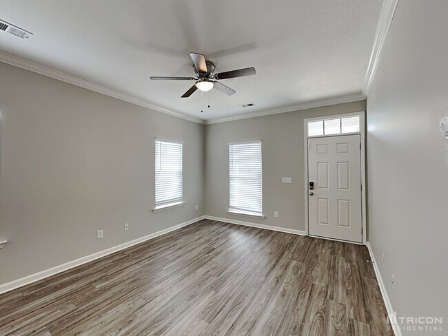 Foto del edificio - 208 Chestnut Oak Ln