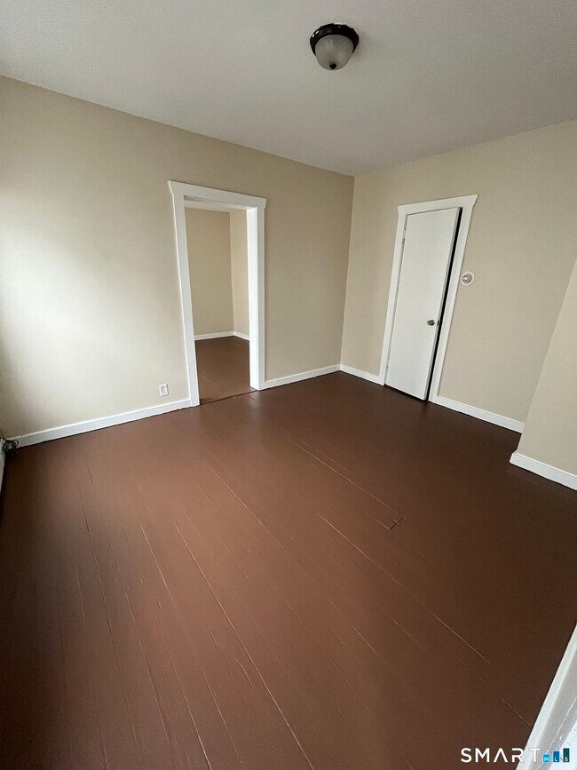 Building Photo - 33 Dewey St