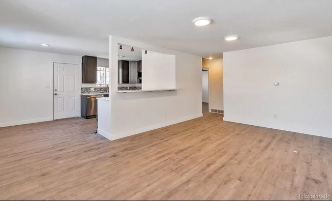 Living/Dinning - 1476 W Dakota Ave