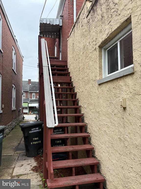 Foto del edificio - 114 Strode Ave