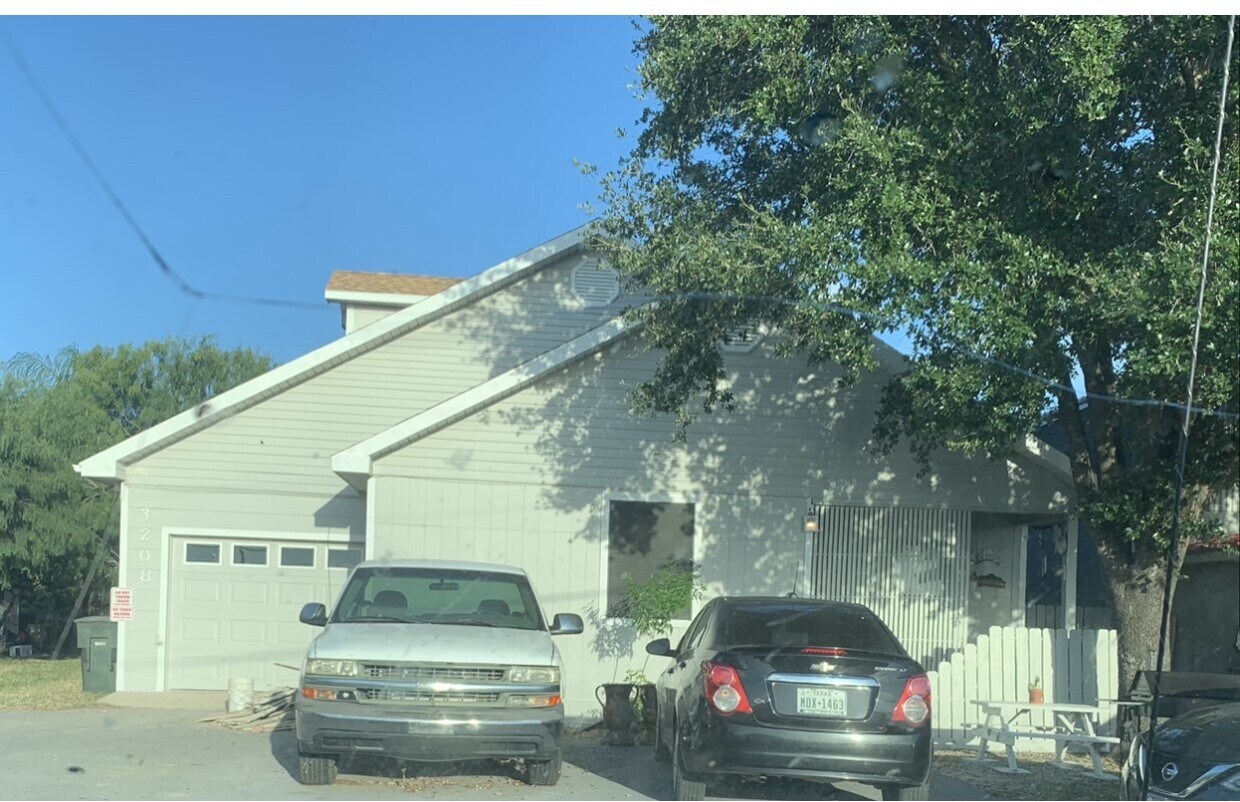 3210 N 77 Sunshine Strip Unit A, Harlingen, TX 78550 Apartments in