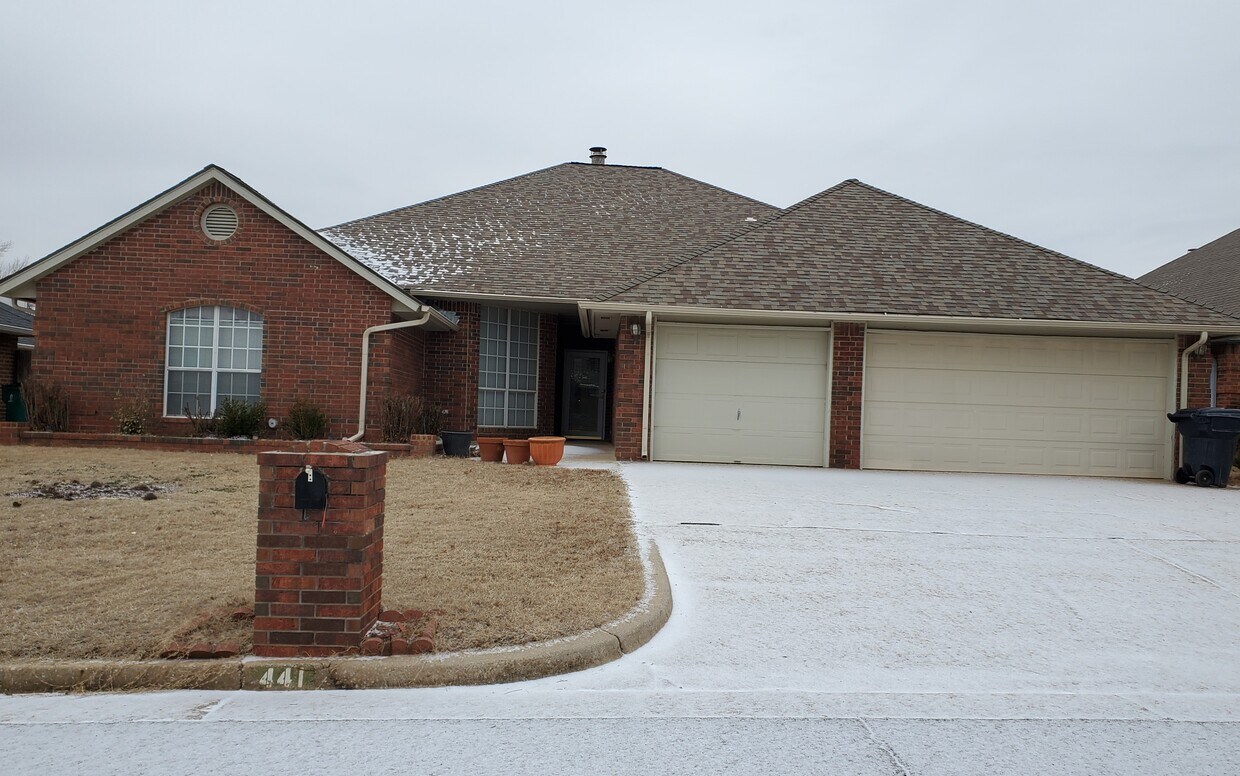 441 Cactus Rd, Yukon, OK 73099 House Rental in Yukon, OK