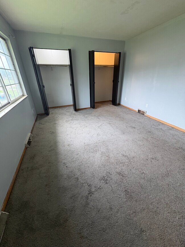 Building Photo - 3864 Cottage Grove Rd