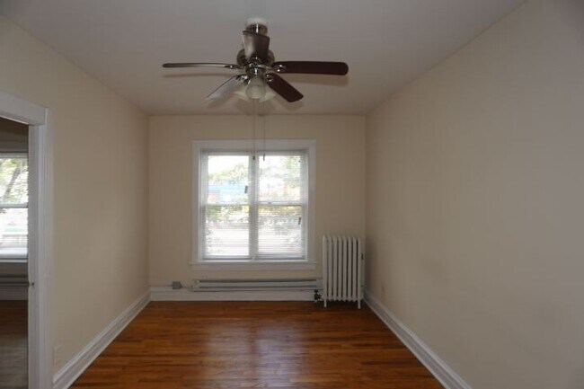 Foto del edificio - 958 W Cornelia Ave