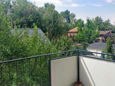 Balcony - 1265 Elizabeth St