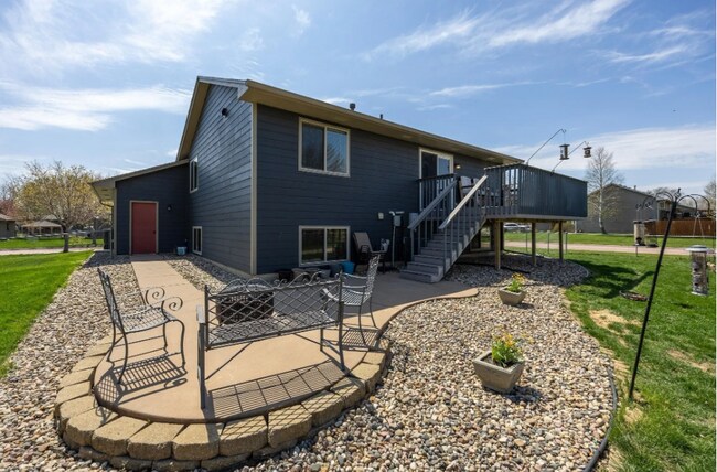 Building Photo - 204 W Birchwood Dr