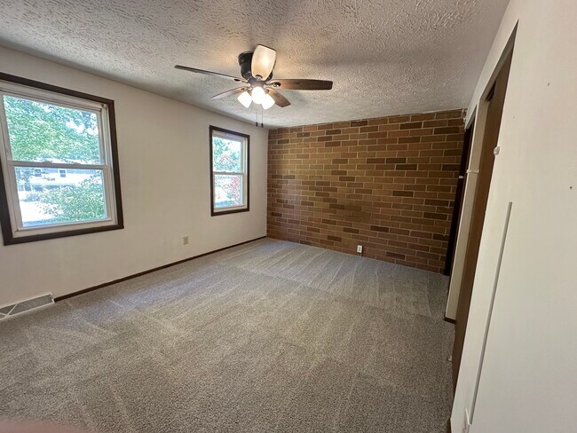 Foto del edificio - 8531 Kellydale St NW