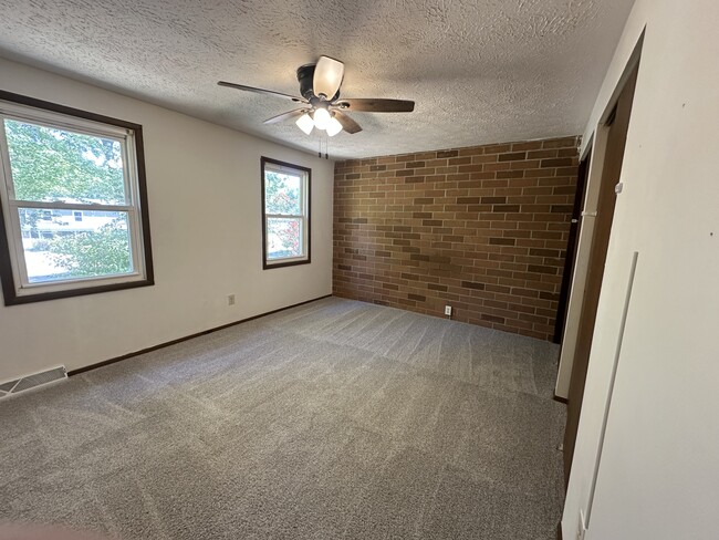 Building Photo - 8531 Kellydale St NW