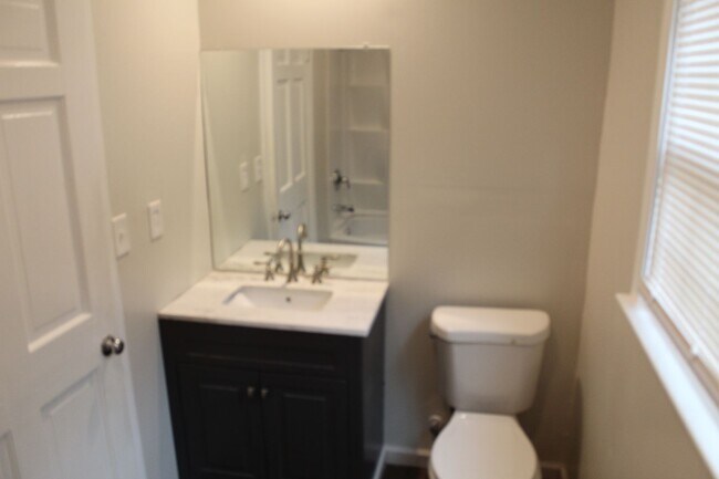 Building Photo - 4 Br, 3 ba + Bonus Henderson Forest