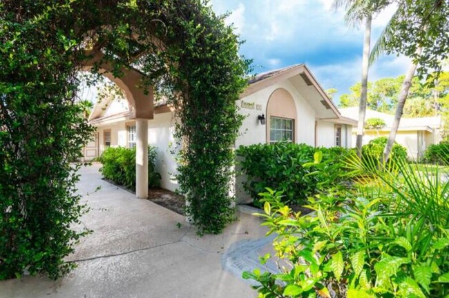 Foto del edificio - 14077 Wellington Trace