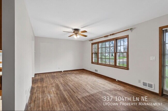 Foto del edificio - 337 104th Ln NE