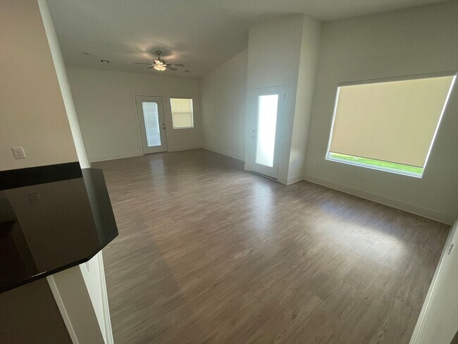 Foto del edificio - 1602-1604 S Hickory Crk St