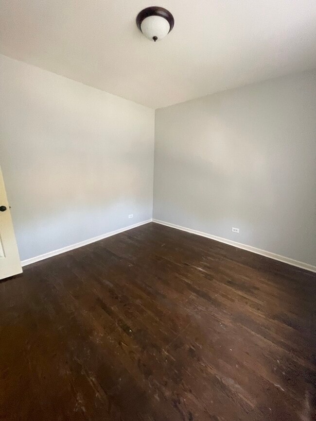 Building Photo - 7626 S Drexel Ave